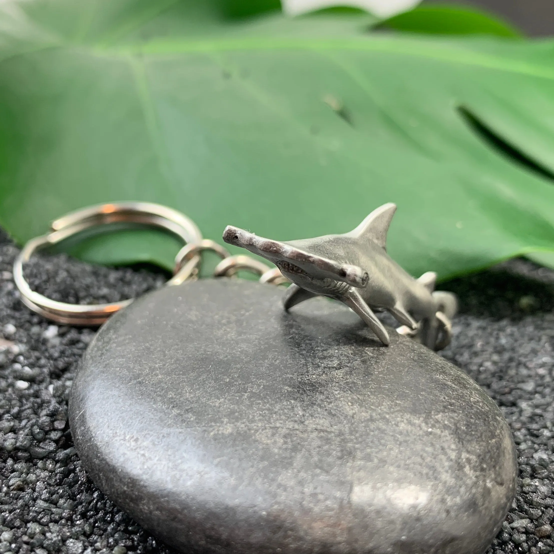 Hammerhead Shark Keychain for Men and Women- Hammerhead Shark Charm, Gifts for Shark Lovers,  Realistic Shark Key Fob, Sea Life Keychain, Scuba Gifts